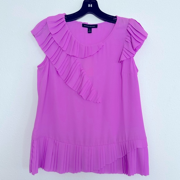 Banana Republic Tops - NWT Banana Republic pink/lavender ruffle top